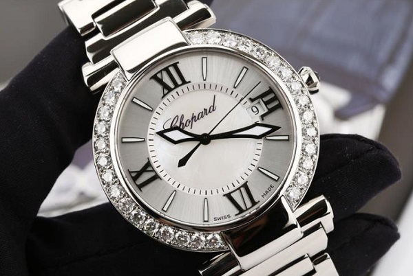 萧邦IMPERIALE系列二手手表哪里回收也能决定价位高低