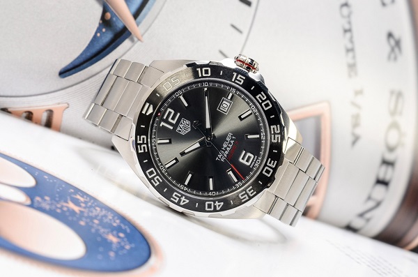 低价潜水表首选 F1系列日期显示泰格豪雅手表回收价是多少？