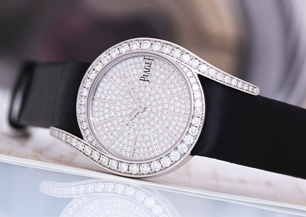 性感抚媚的伯爵Limelight Gala手表回收多少钱和品牌有关吗？