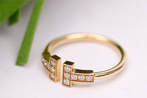 钻石戒指回收价格有几折 品牌钻戒vs裸钻哪种更值