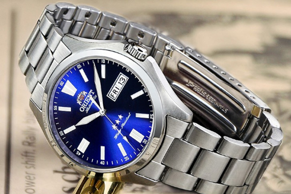 选择二手品牌手表回收公司要注意什么