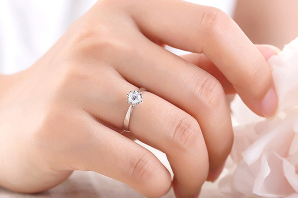 ​钻石戒指回收一般什么价格