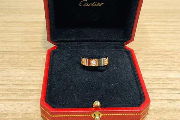 珠宝大商卡地亚三钻戒指回收价是多少