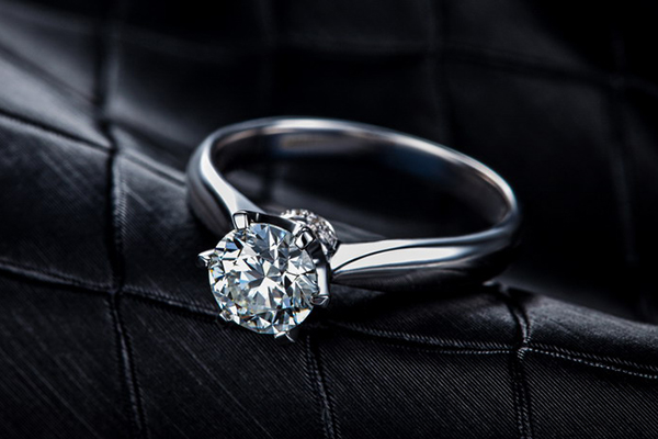 结婚时买的钻戒可以回收吗？