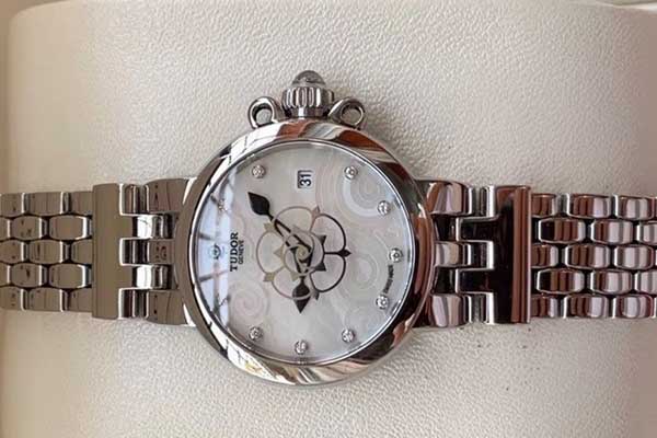 家里附近的手表门店回收二手手表吗？