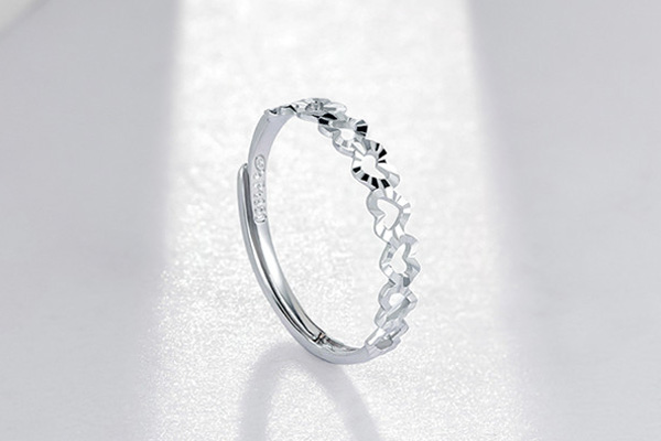 周六福金au750的钻石戒指的回收价格有多高