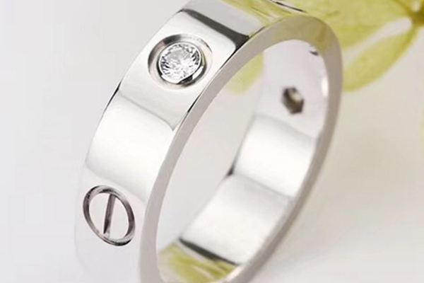 三年前买的二手卡地亚3钻戒指现在卖多少钱