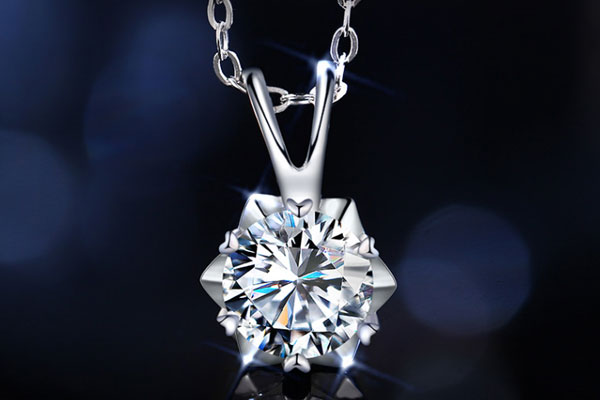 ​珠宝店钻石饰品按售价回收不太现实