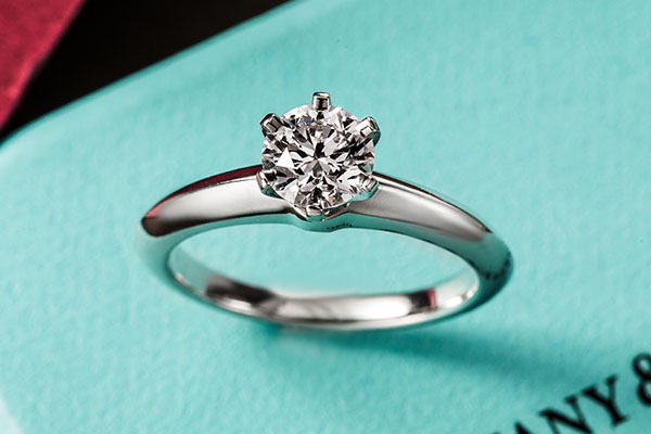 奢侈品珠宝tiffany的三钻戒指回收价怎么样