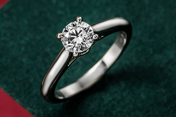 50分的卡地亚钻石戒指二手回收能卖多少钱