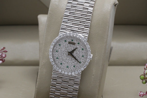 回收镶嵌钻石的伯爵手表一般会有什么价格 