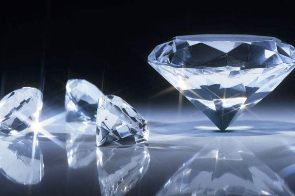 几招教你怎么区分钻石的真假