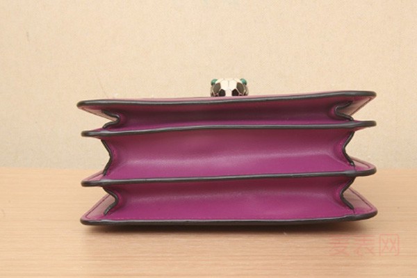 二手宝格丽梦幻紫蛇头包包底细节展示图