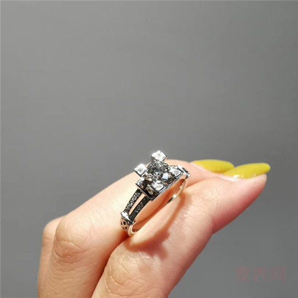 铂金钻石戒指卖出去能卖多少钱？
