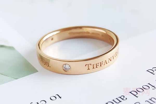 顶级珠宝蒂芙尼的三钻戒指能卖多少钱
