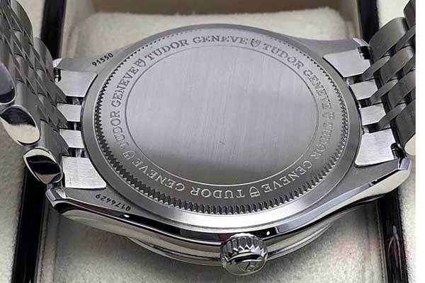 以前买的帝舵两万左右手表能卖多少钱