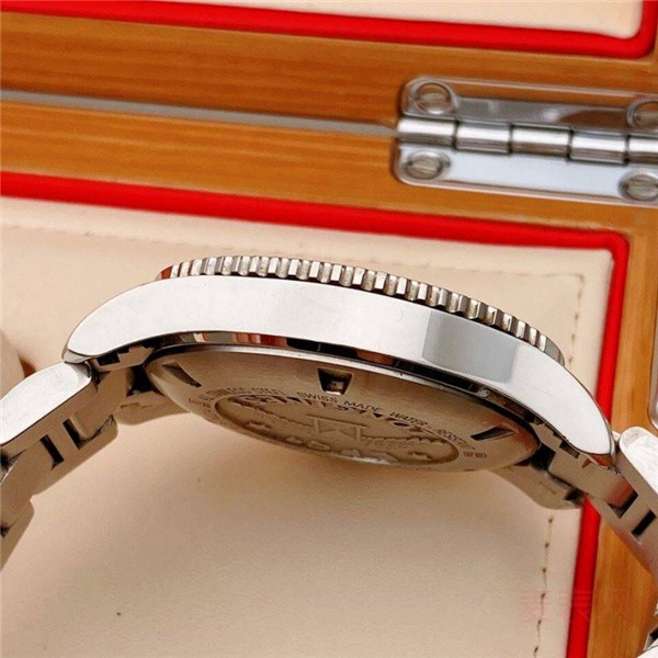 公价是一万元的浪琴手表回收多少钱？