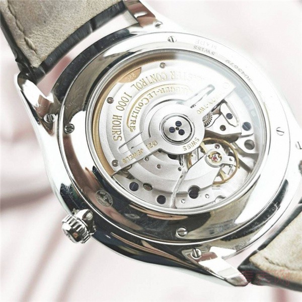 型号是q147242a的积家手表回收价格多少？