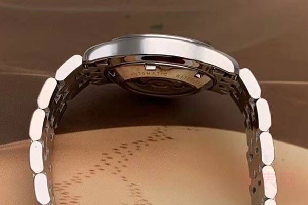 八千价位的的梅花手表能回收多少钱