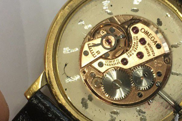 古董手表回收电话的作用不如网点来的实在！