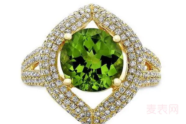 钻石贵还是绿宝石贵 主要看哪些方面来决定的